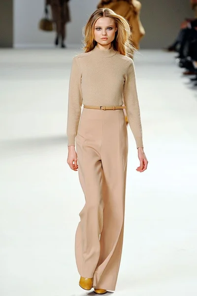 Look 3
